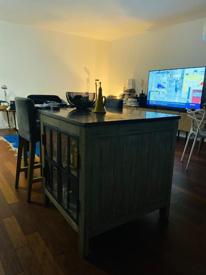 Bel Appartement Avec Terrasse ป็องแต็ง ภายนอก รูปภาพ