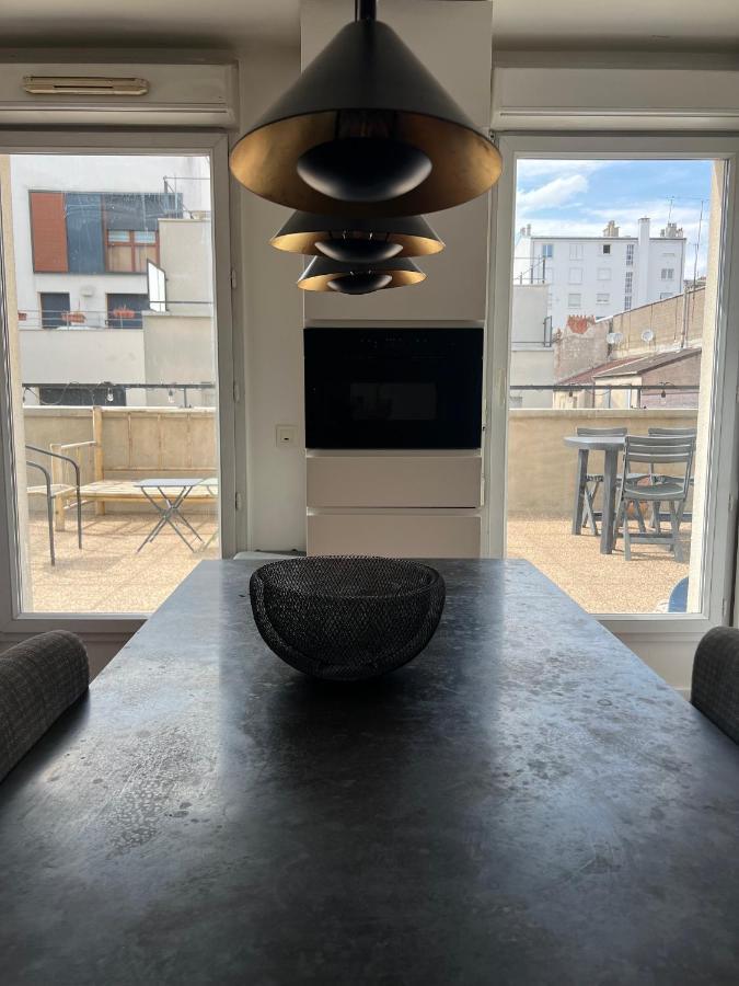 Bel Appartement Avec Terrasse ป็องแต็ง ภายนอก รูปภาพ