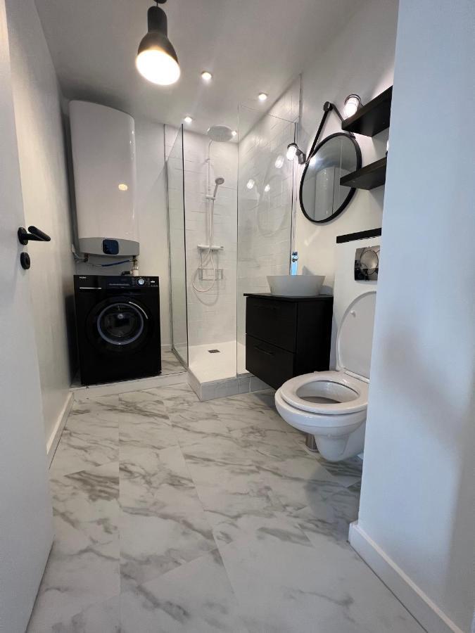 Bel Appartement Avec Terrasse ป็องแต็ง ภายนอก รูปภาพ